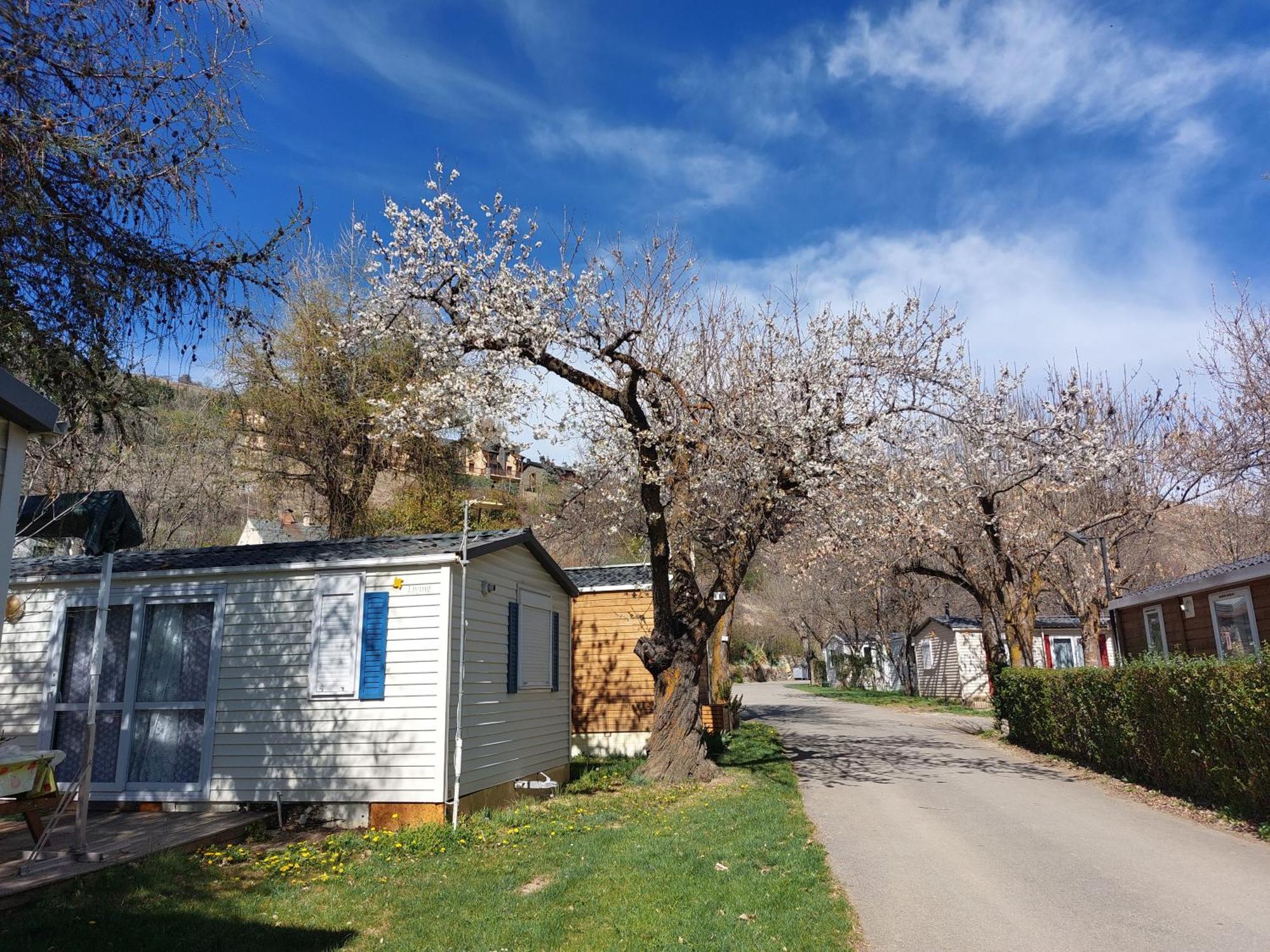 Camping L'Enclave Mobil-Home Estavar Exterior foto